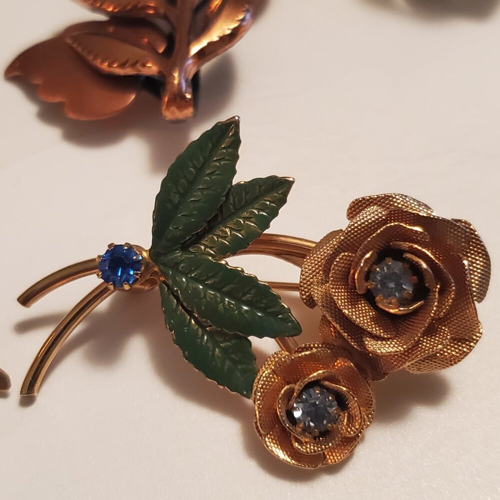 8 Pins or Brooches, items # A-1194-1201, wt.  105 grams. - Picture 11 of 15